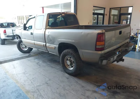 2001 Chevrolet Silverado Ls from USA, damaged, VIN 1GCHC29U61E221893